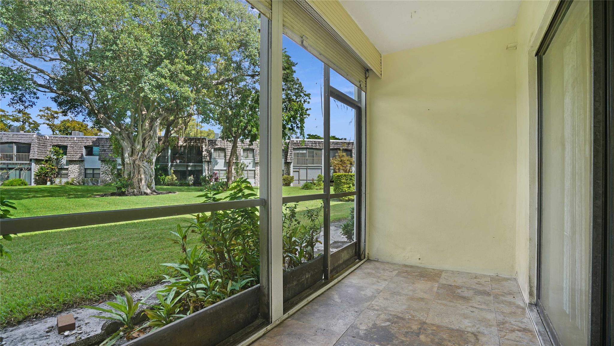 OAKLAND SHORES - Residential