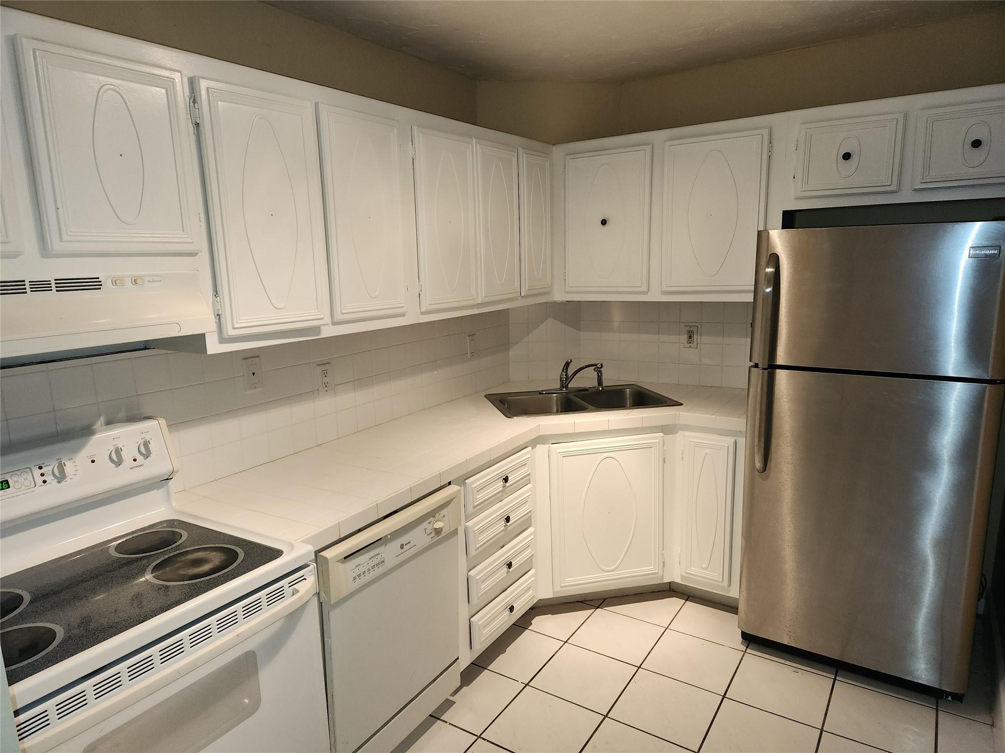 OAKLAND SHORES - Residential