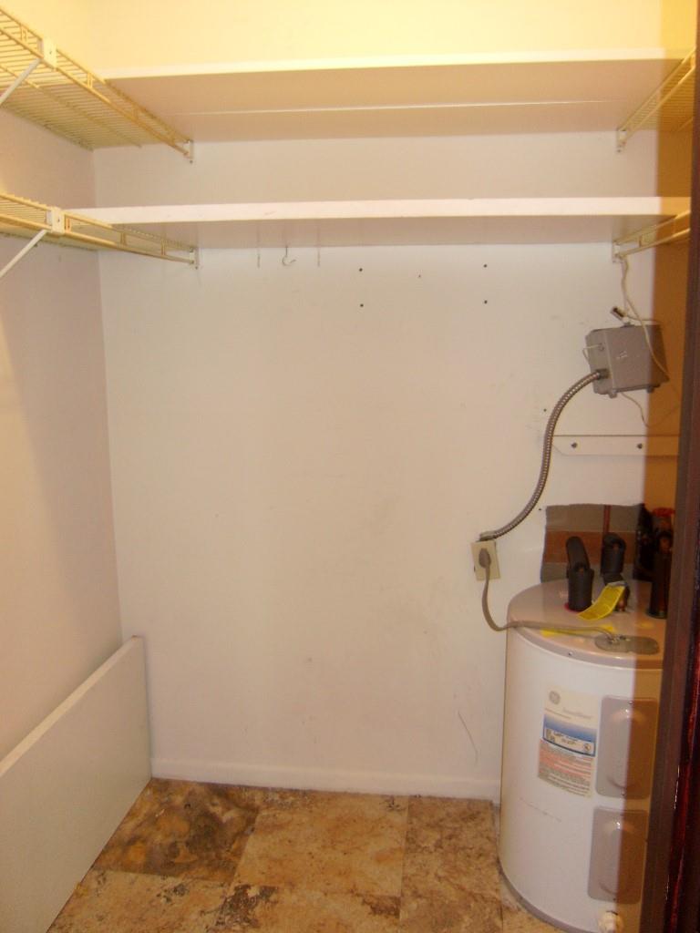 OAKLAND SHORES - Residential