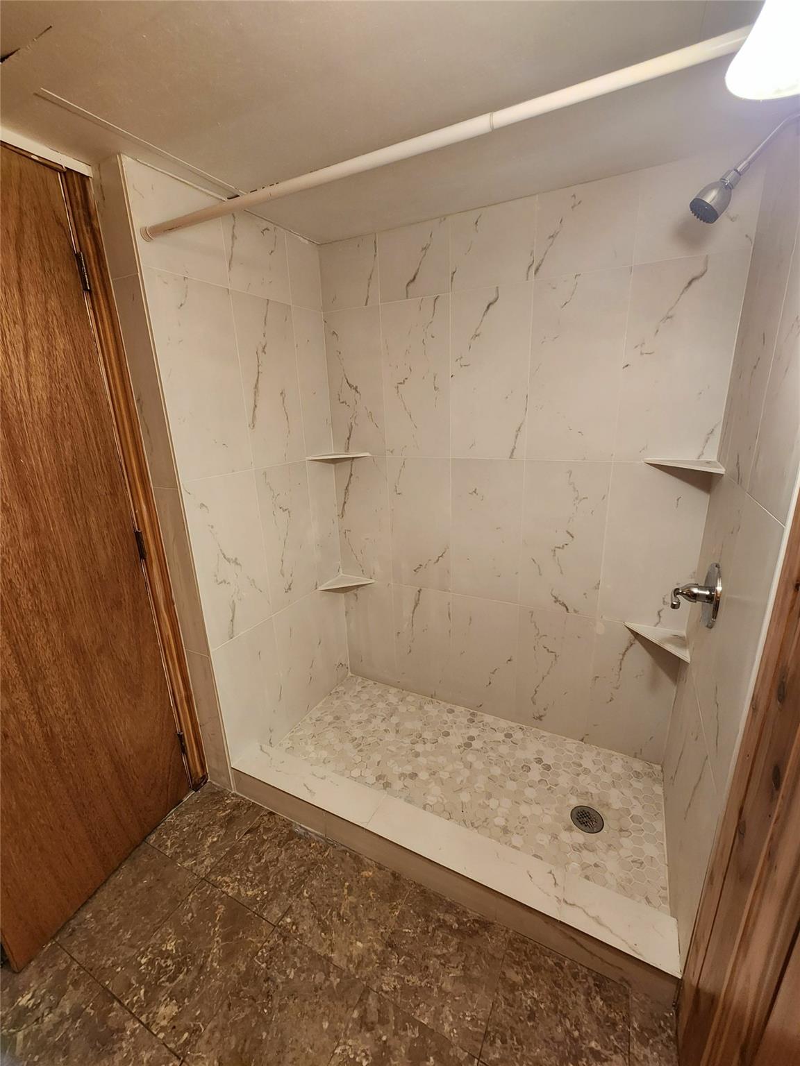 OAKLAND SHORES - Residential