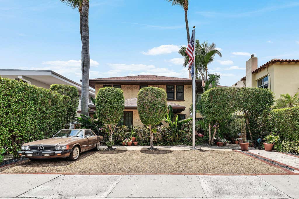 Photo of 232 Australian Avenue #3, Palm Beach, FL 33480 (MLS # B26059691)