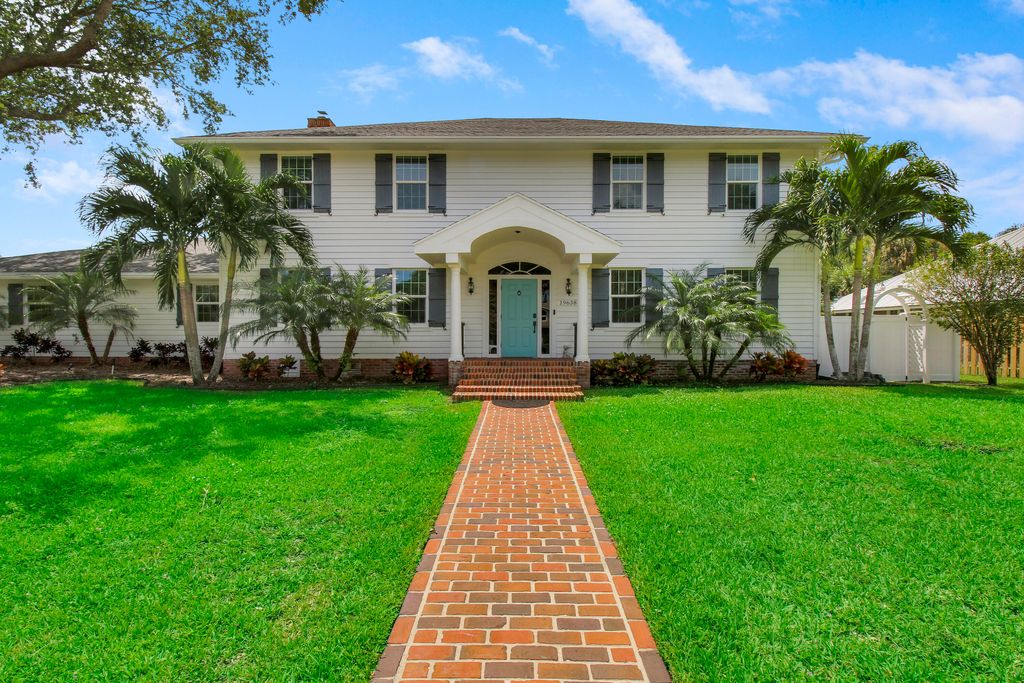 Photo of 19638 Red Maple Lane, Jupiter, FL 33458 (MLS # R10972211)