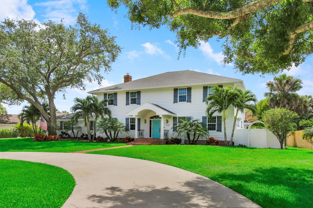 Photo of 19638 Red Maple Lane, Jupiter, FL 33458 (MLS # R10972211)