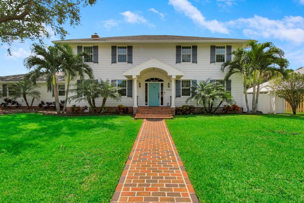 Photo of 19638 Red Maple Lane, Jupiter, FL 33458 (MLS # R10972211)