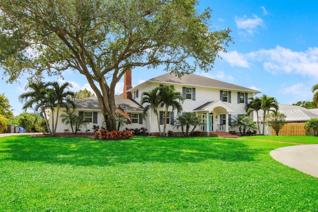 Photo of 19638 Red Maple Lane, Jupiter, FL 33458 (MLS # R10972211)