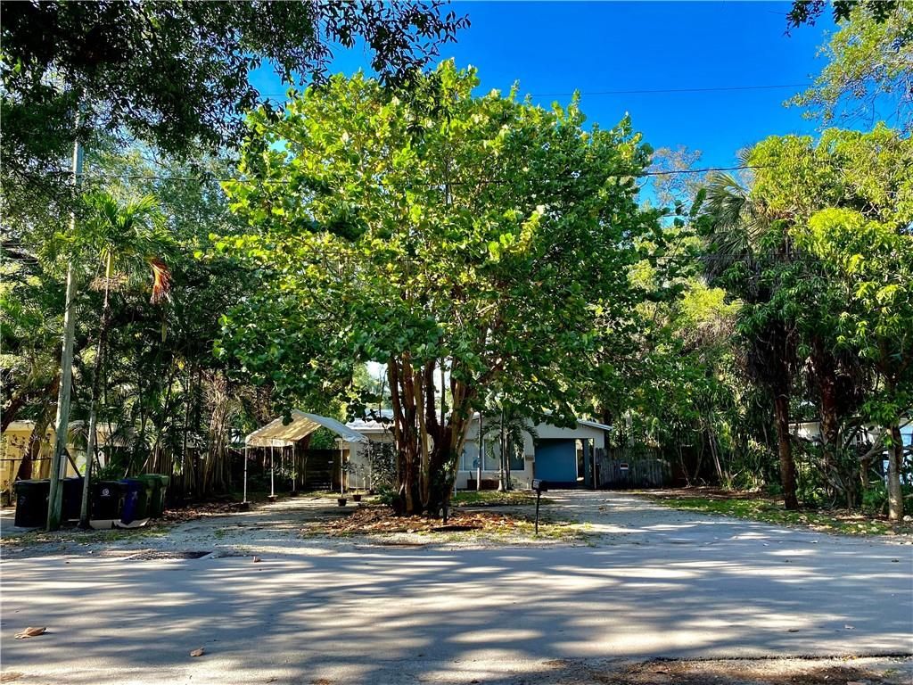 Photo of 1509 SW 24th St, Fort Lauderdale, FL 33315 (MLS # F10325949)