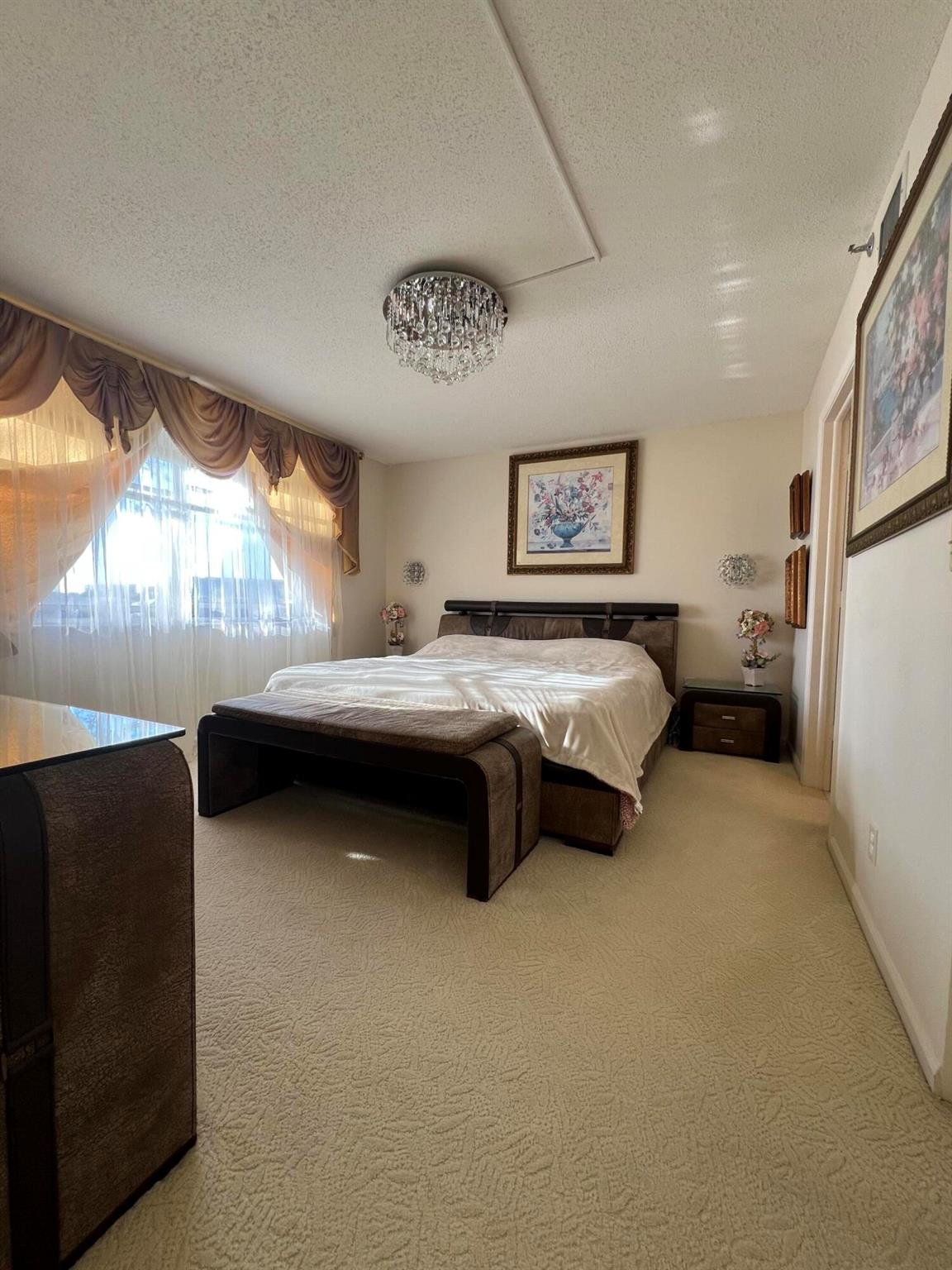 VILLAGES OF ORIOLE BONAIRE - Residential