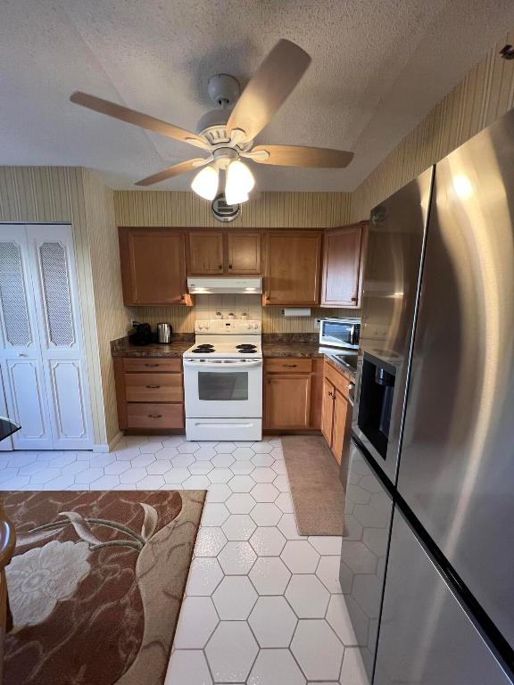 VILLAGES OF ORIOLE BONAIRE - Residential