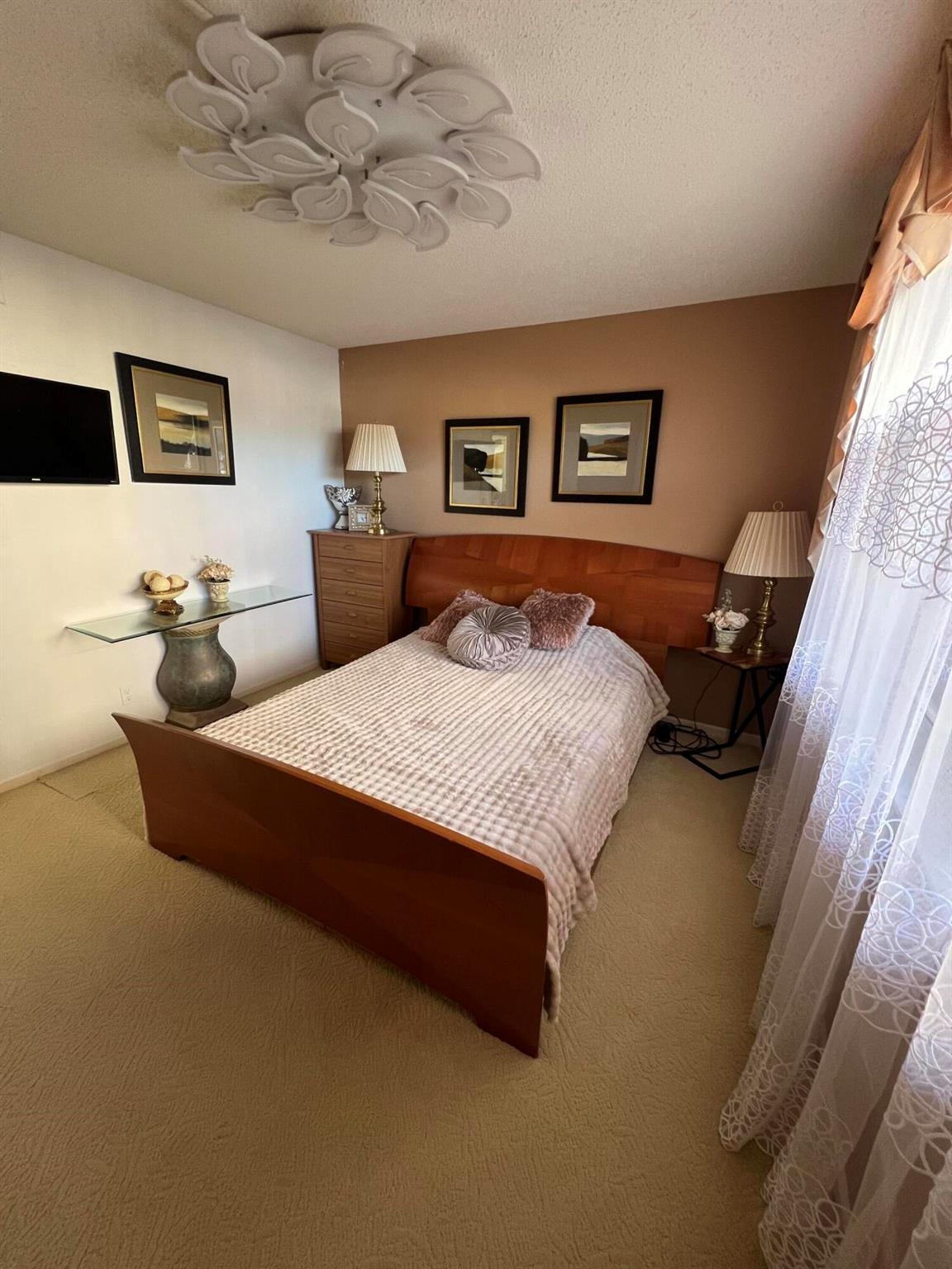 VILLAGES OF ORIOLE BONAIRE - Residential