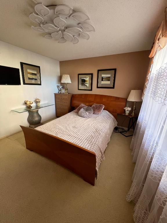 VILLAGES OF ORIOLE BONAIRE - Residential