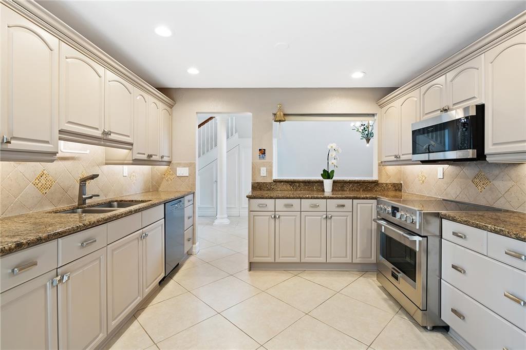 Idlewyld 1-19 B - Residential