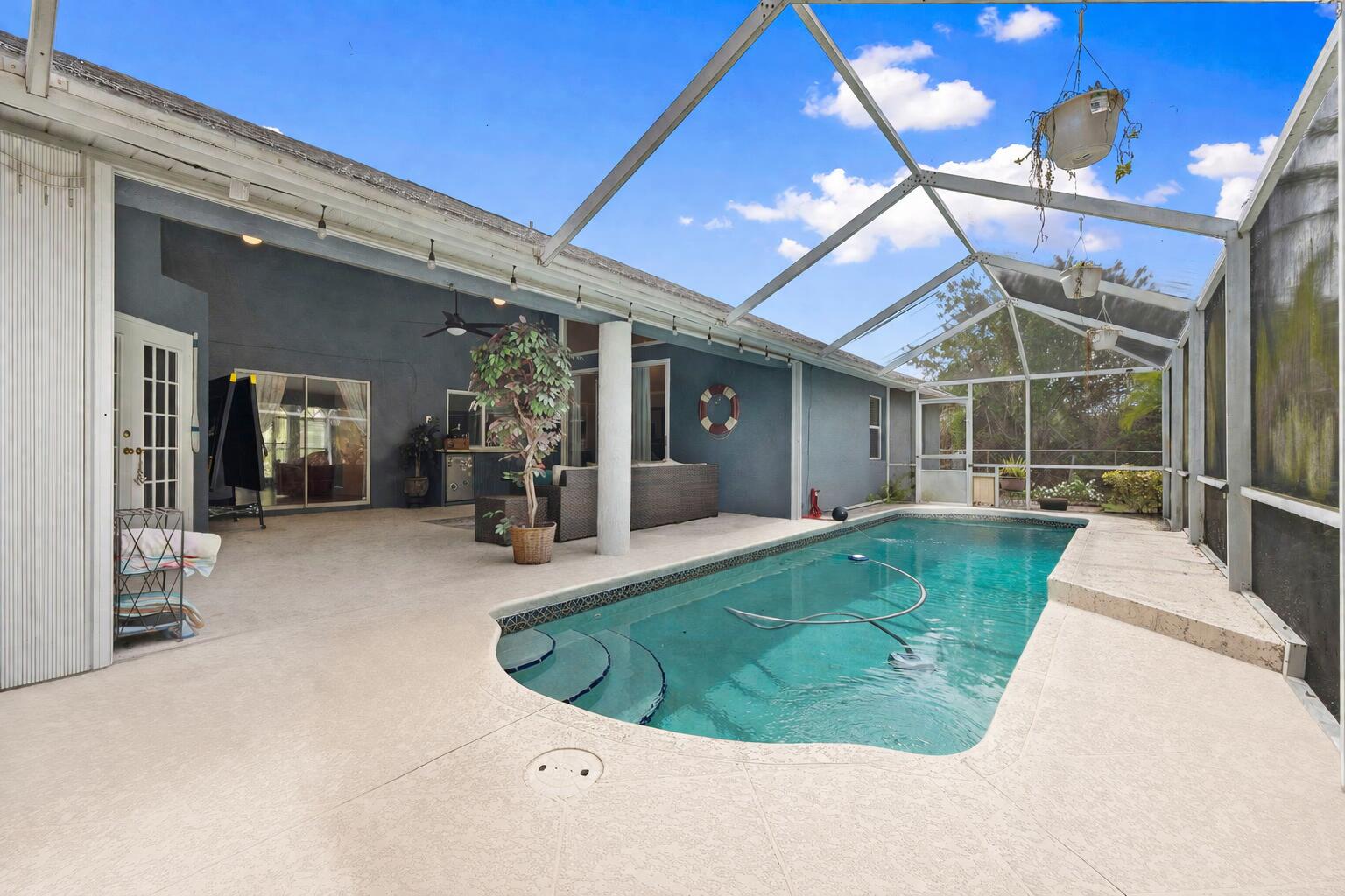 PORT ST LUCIE SECTION 33 - Residential