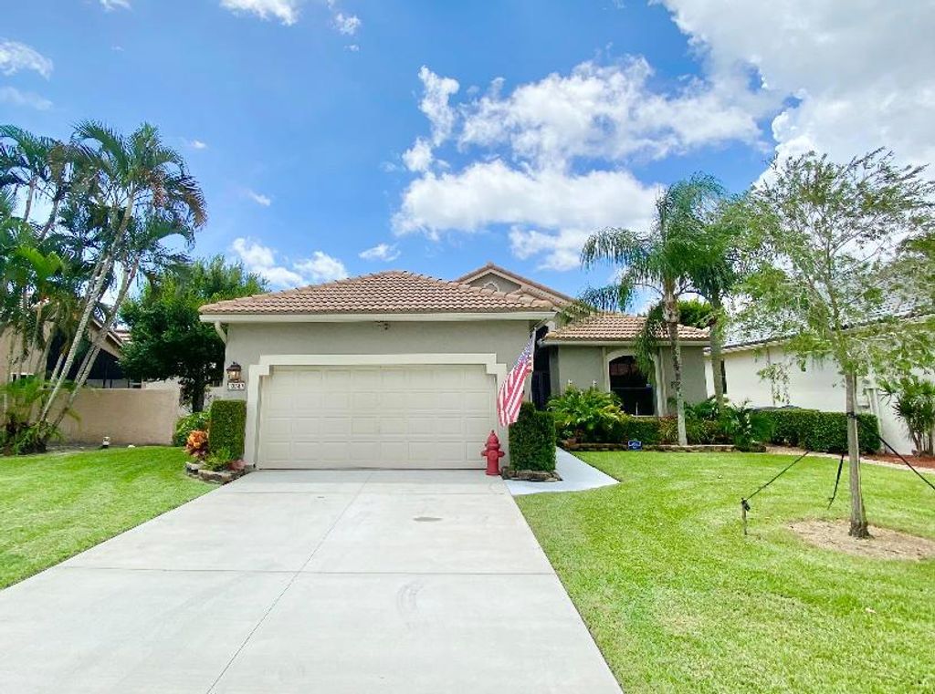 Photo of 10347 Lexington Circle S, Boynton Beach, FL 33436 (MLS # R10735259)