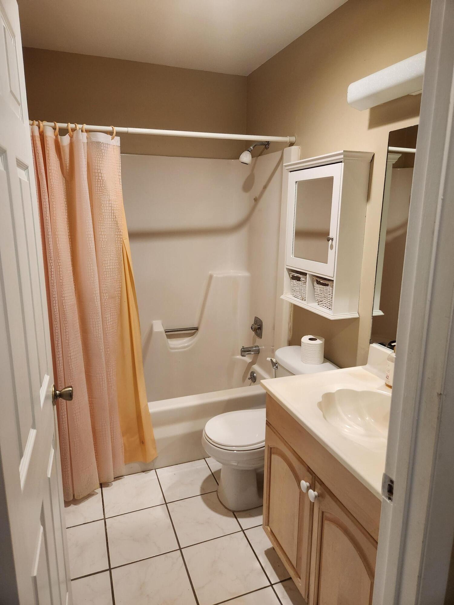 JUPITER LAKES VILLAS COND - Residential Lease