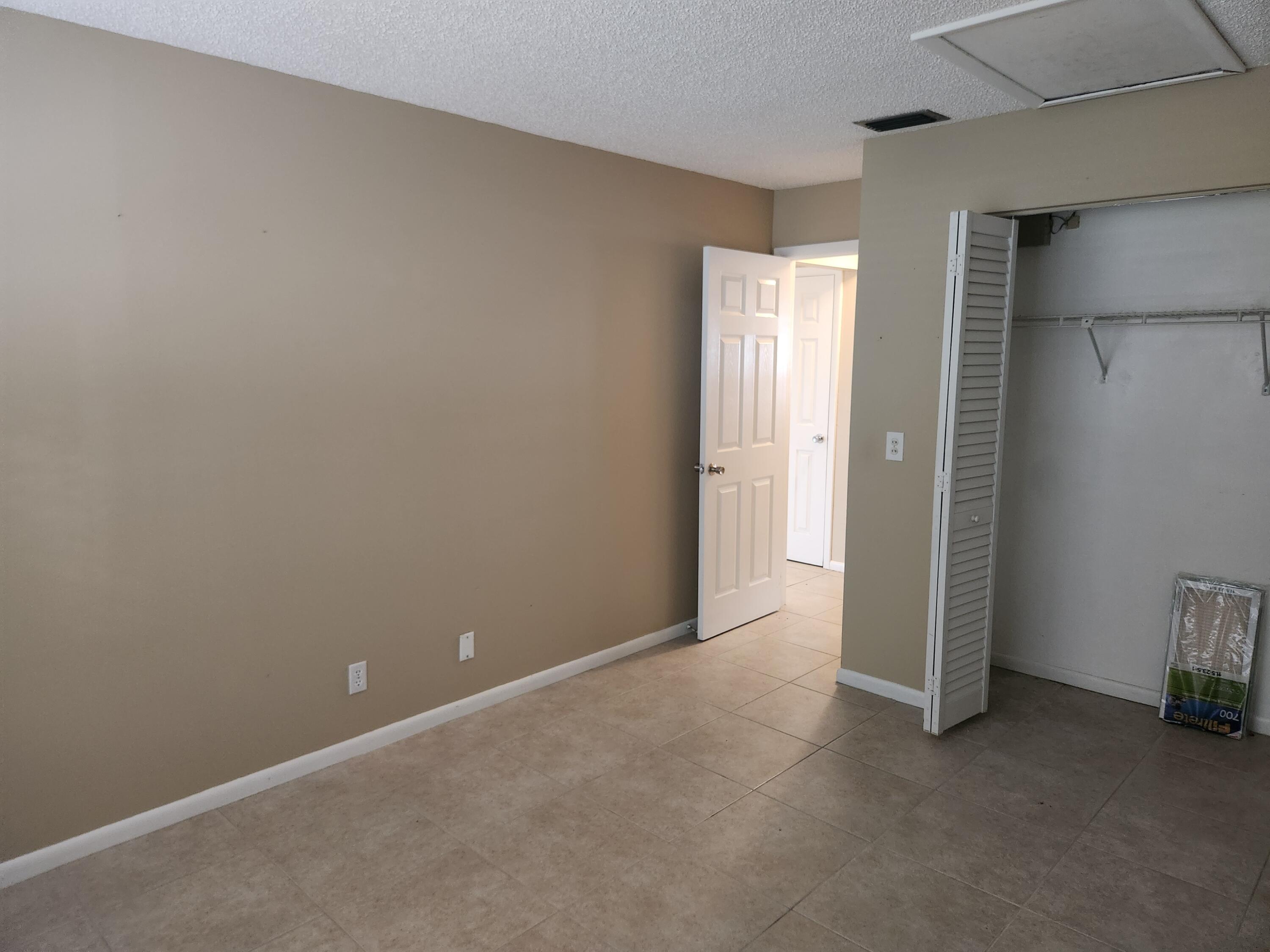 JUPITER LAKES VILLAS COND - Residential Lease