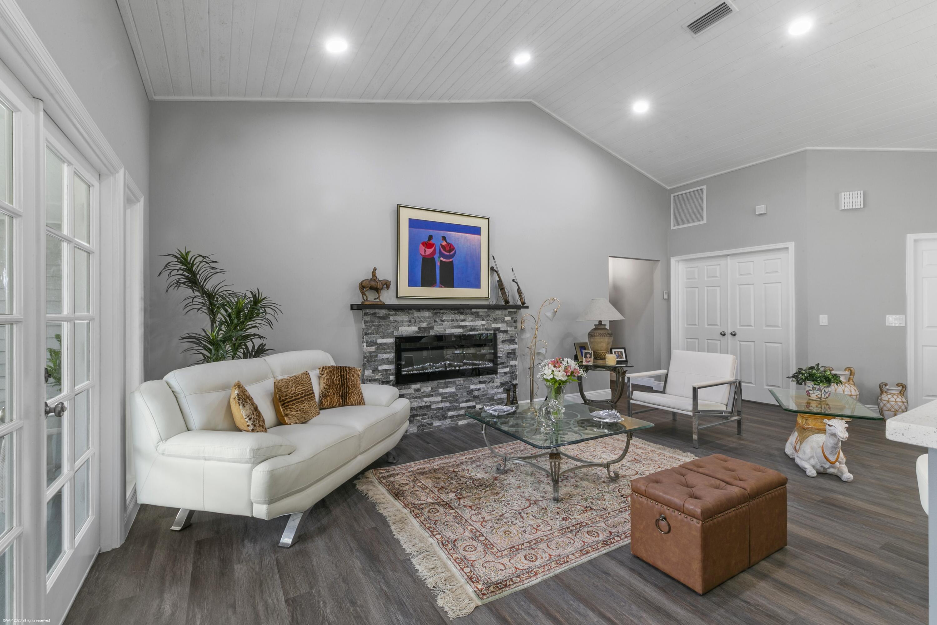 TREE TOPS OF WELLINGTON - Residential