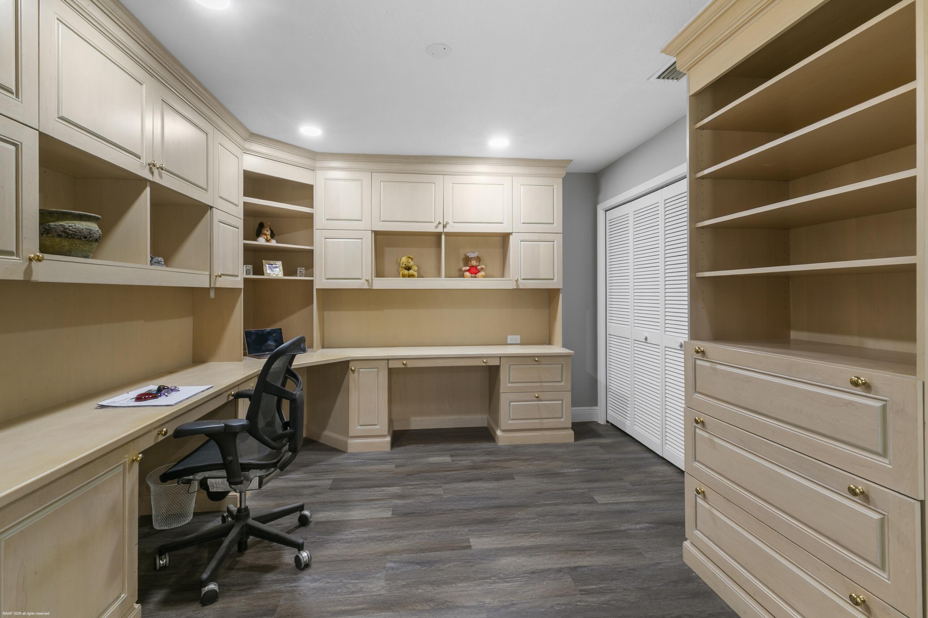 TREE TOPS OF WELLINGTON - Residential