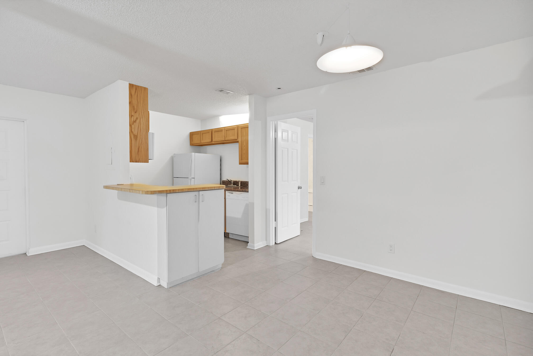 SEBASTIAN LAKES CONDO PHASE I - Residential