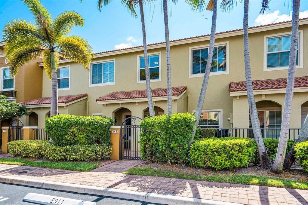 Photo of 163 Monterey Bay Drive, Boynton Beach, FL 33426 (MLS # R10889940)