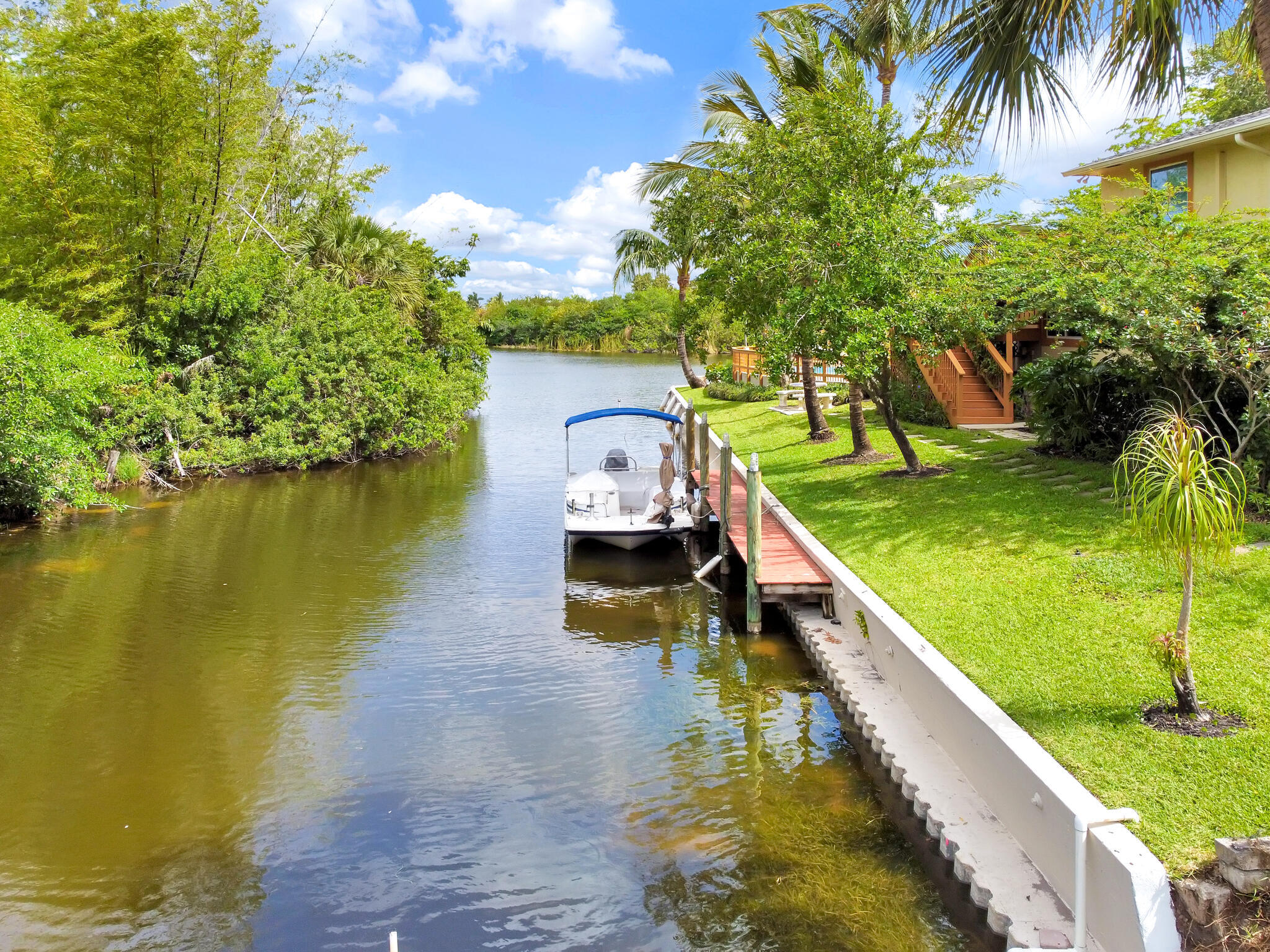 ISLAND ESTATES - Residential