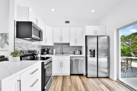 Tiny photo for 6821 Kingston Drive, Lake Worth, FL 33462 (MLS # B26015060)