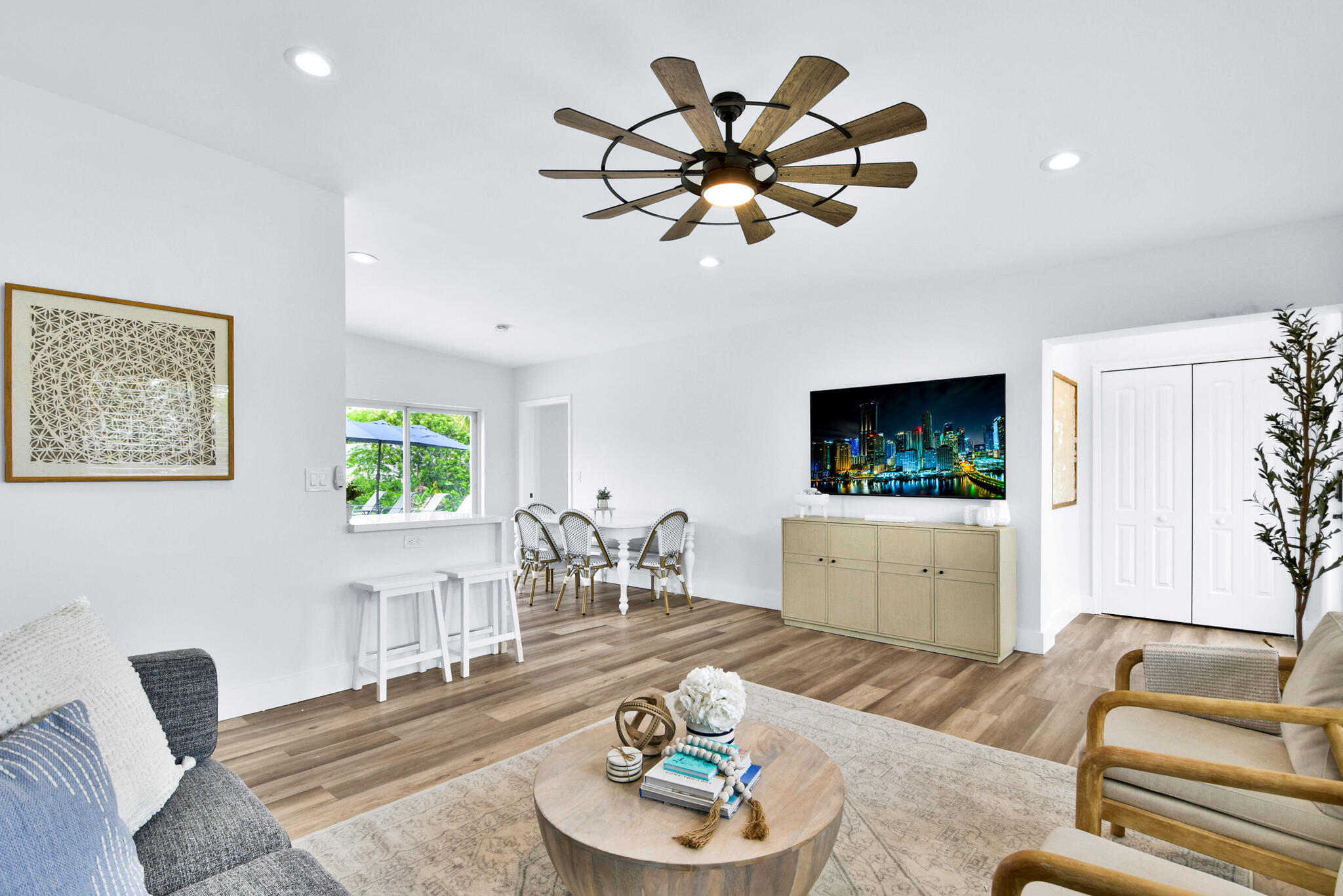 ISLAND ESTATES - Residential