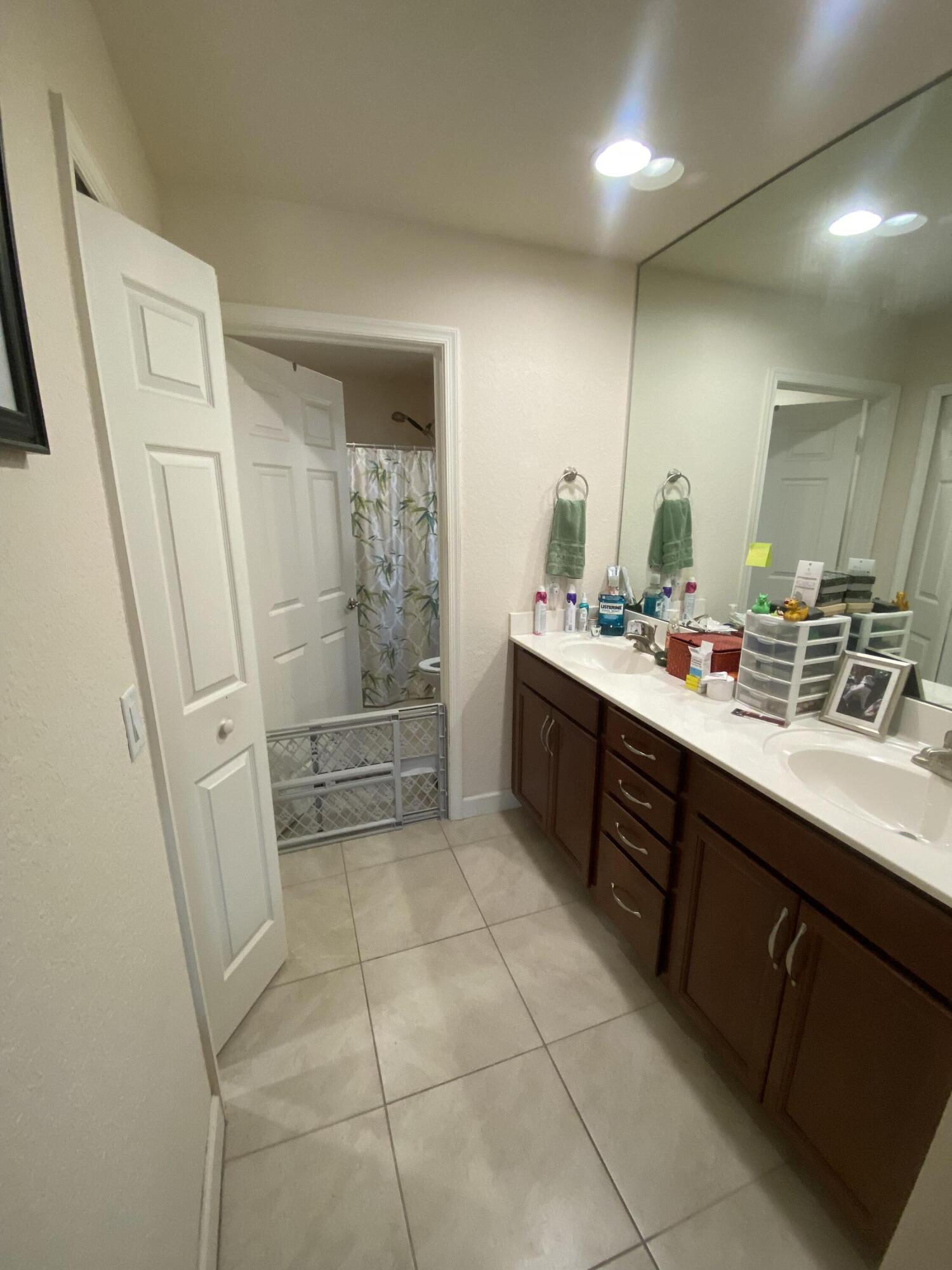 SPANISH LAKES ONE LEASEHOLD ESTATES - Residential