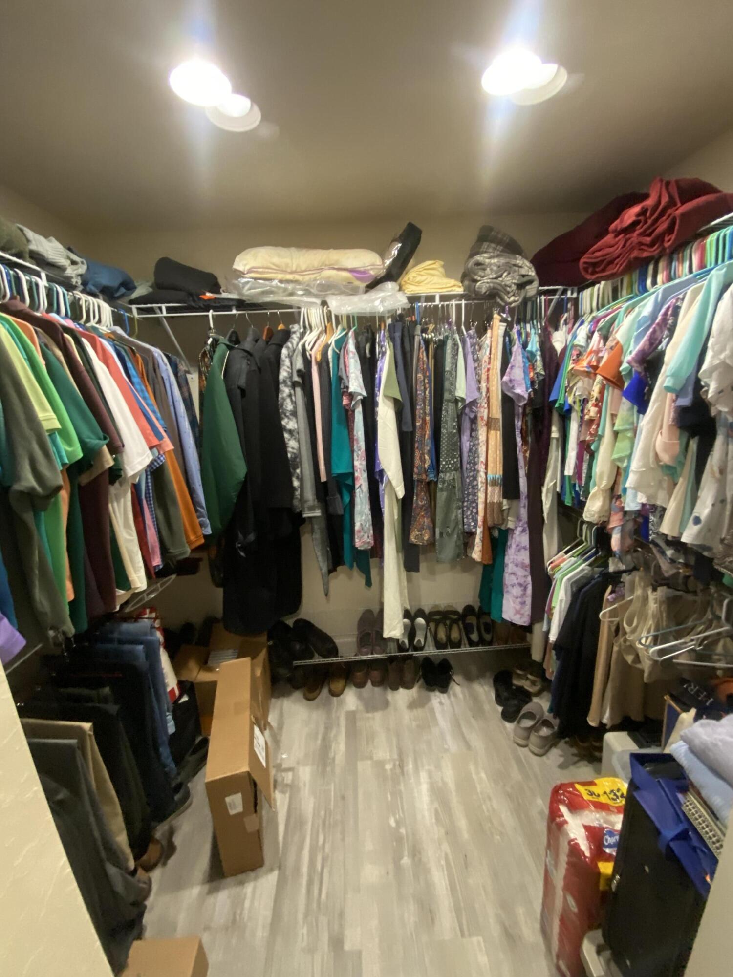 SPANISH LAKES ONE LEASEHOLD ESTATES - Residential