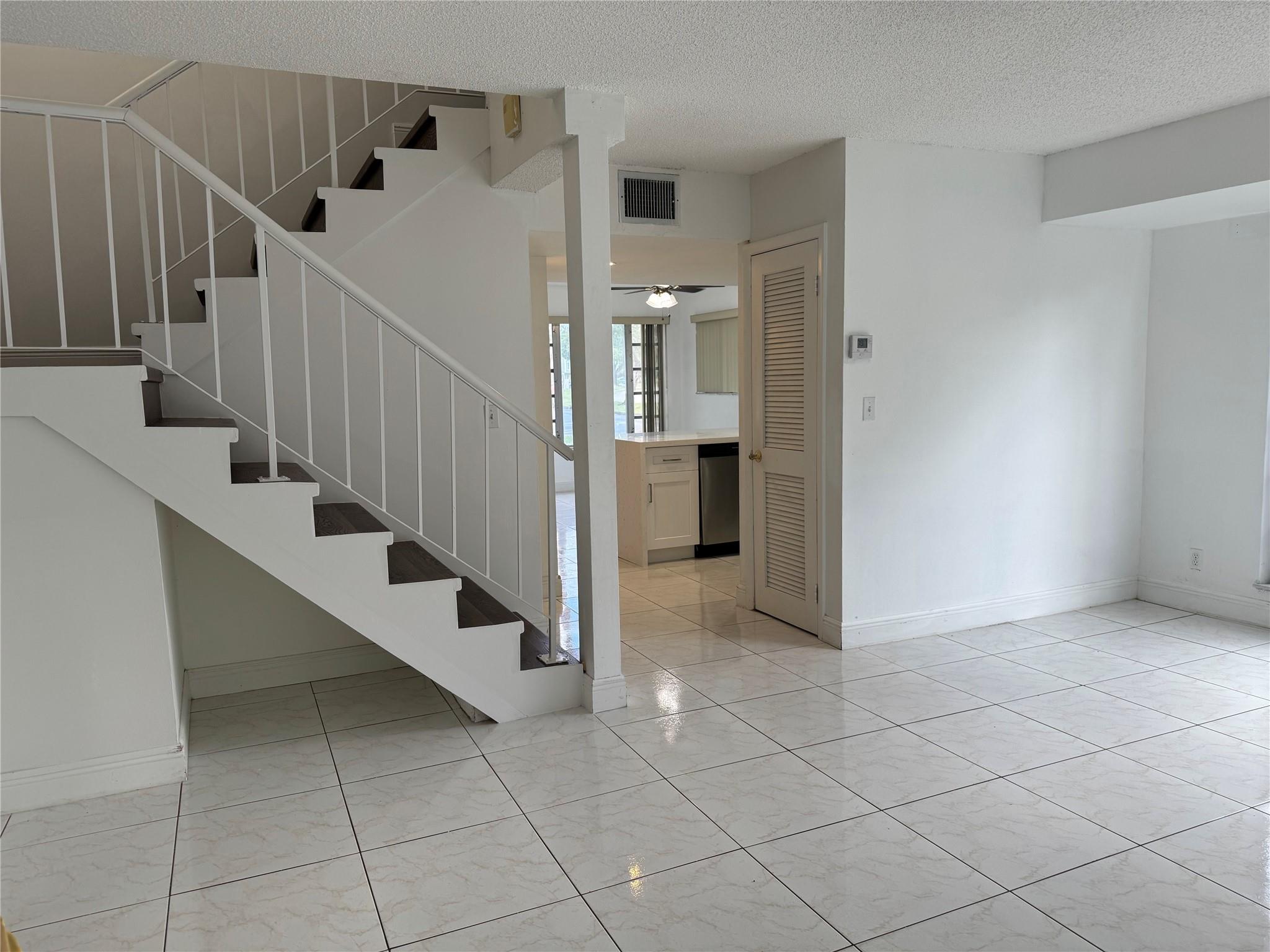 SANDPEBBLES TOWNHOUSE - Residential