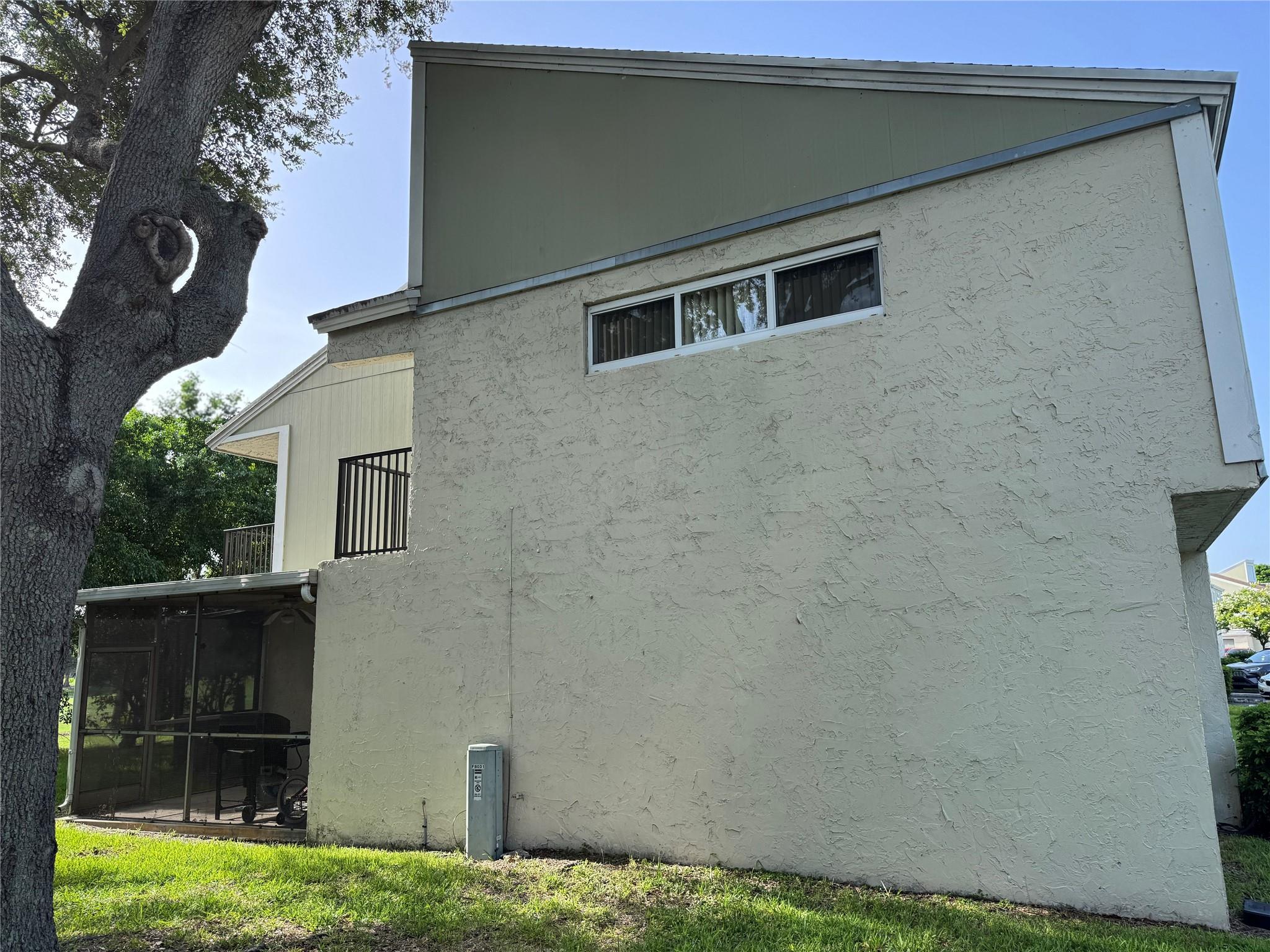 SANDPEBBLES TOWNHOUSE - Residential