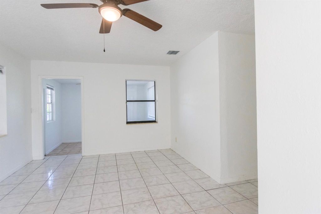 Photo of 514 NE 16th Avenue, Boynton Beach, FL 33435 (MLS # R11021112)