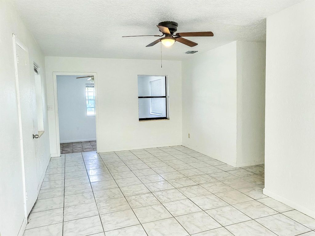 Photo of 514 NE 16th Avenue, Boynton Beach, FL 33435 (MLS # R11021112)