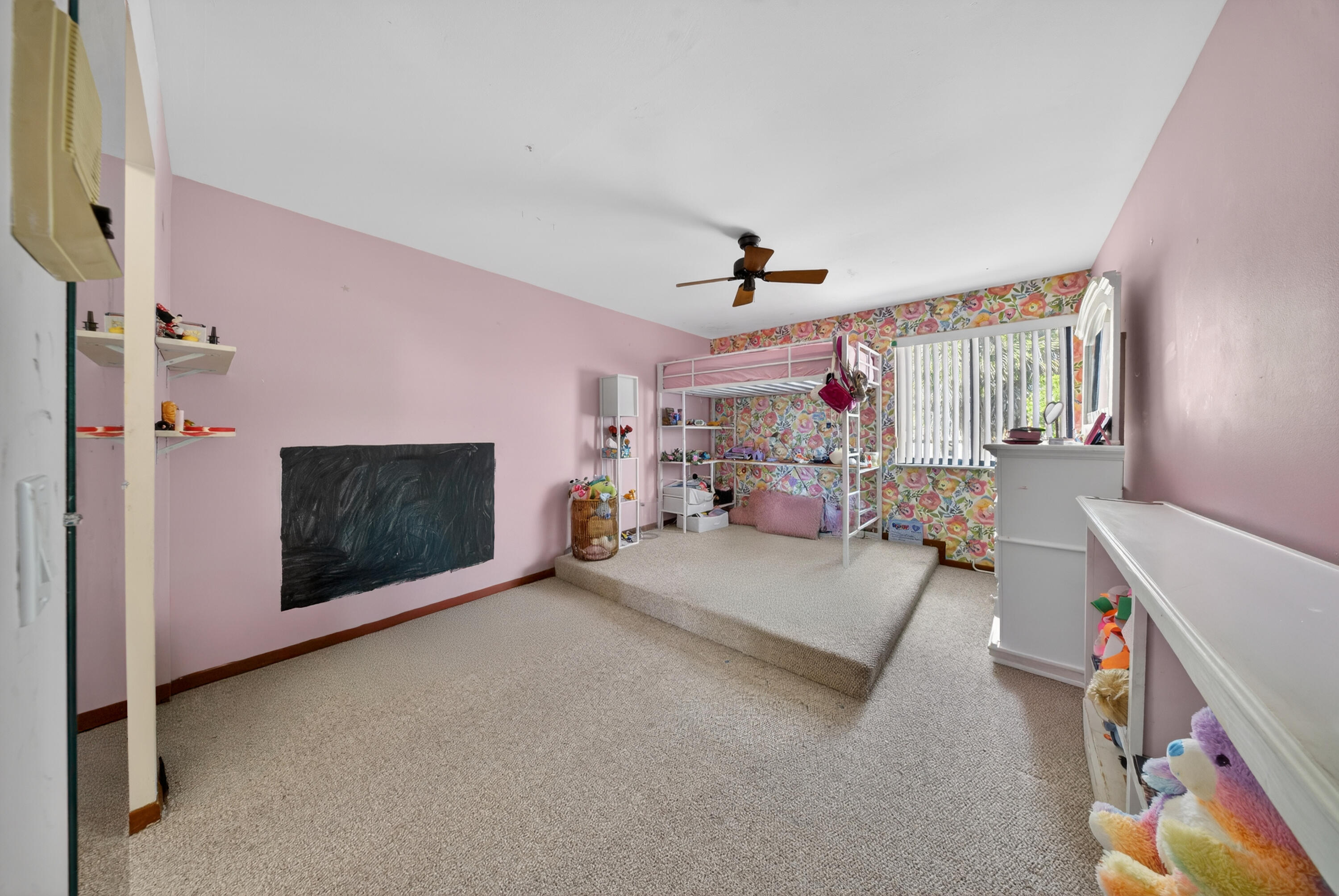 RIVERS EDGE - Residential