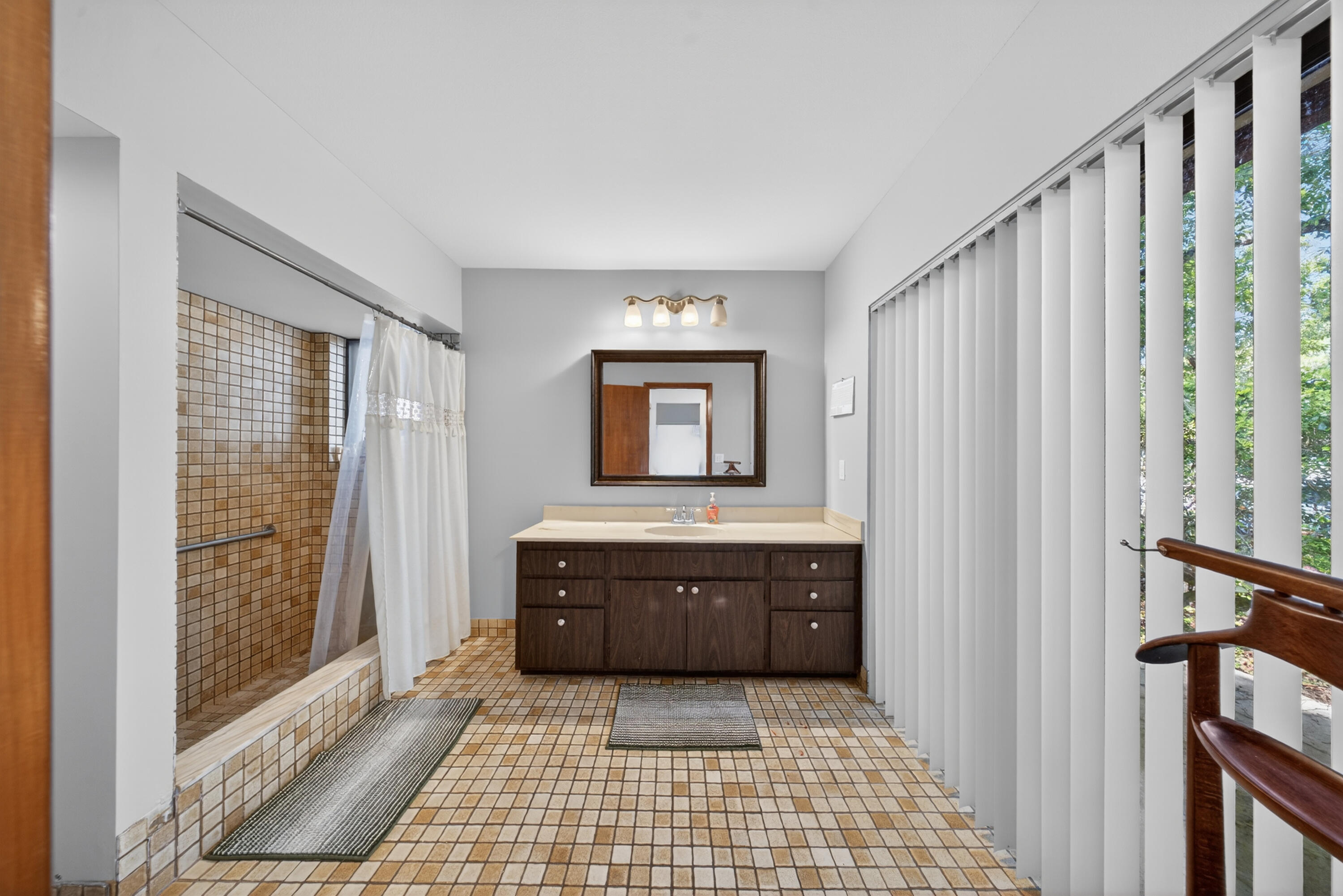 RIVERS EDGE - Residential