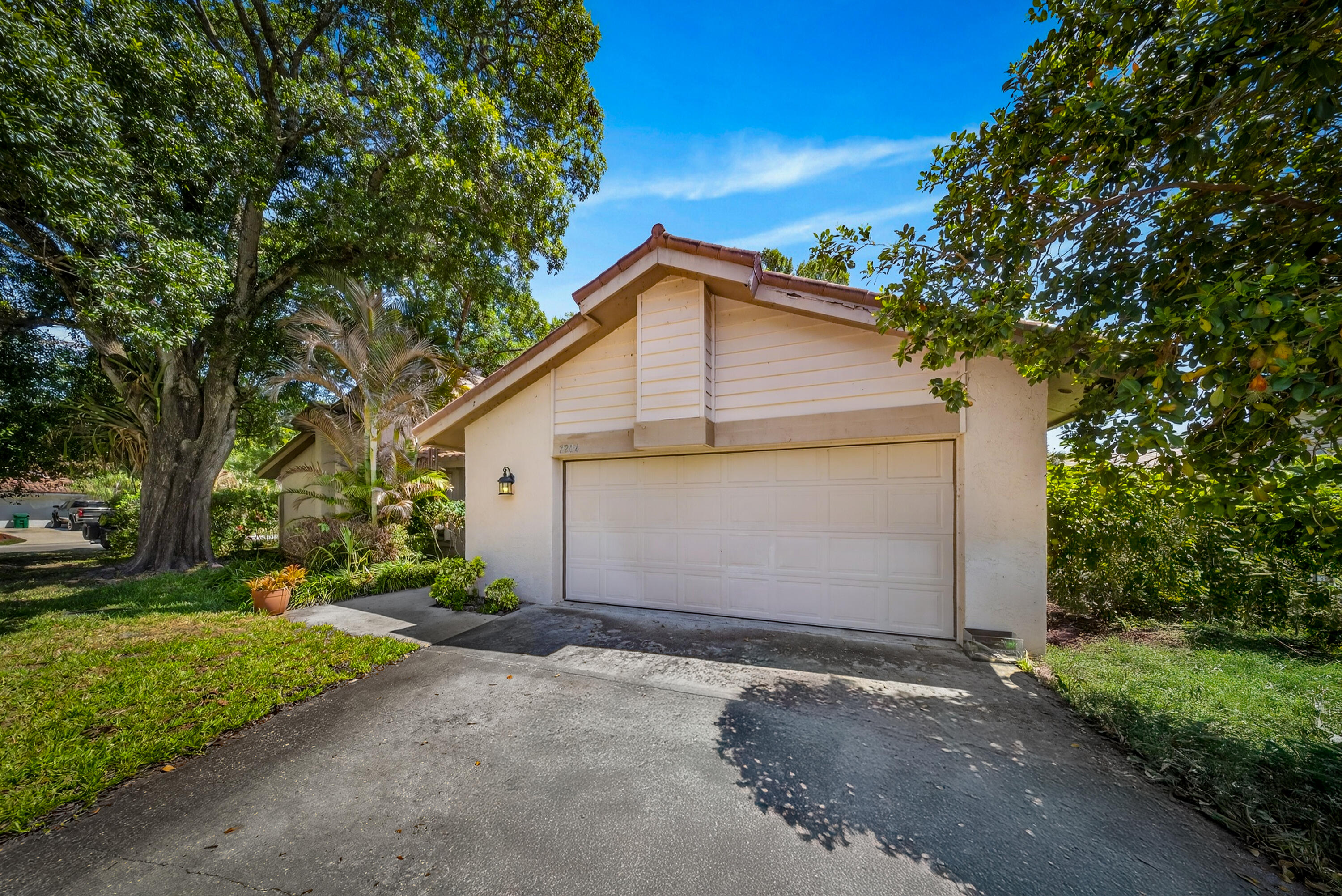 RIVERS EDGE - Residential