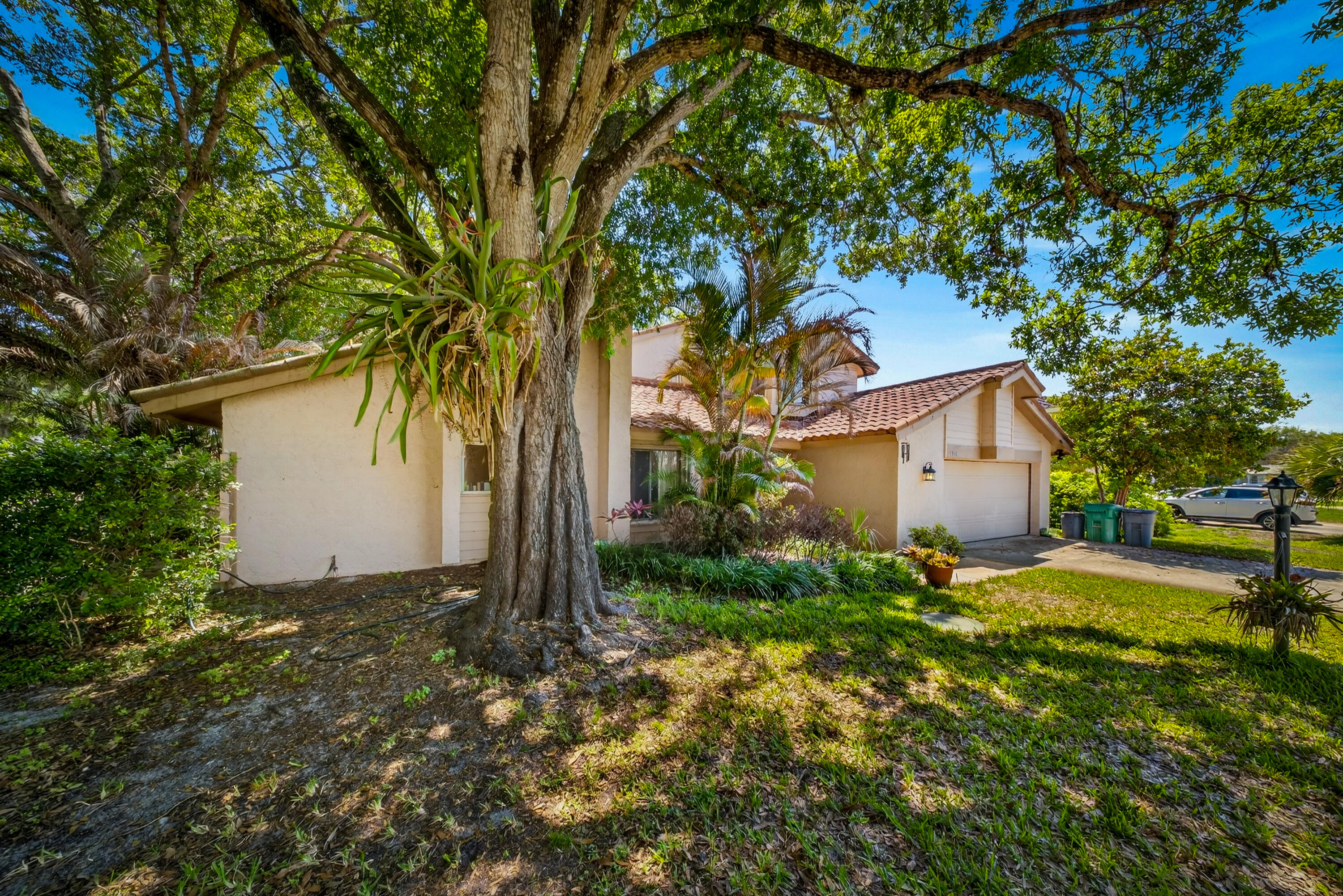 RIVERS EDGE - Residential