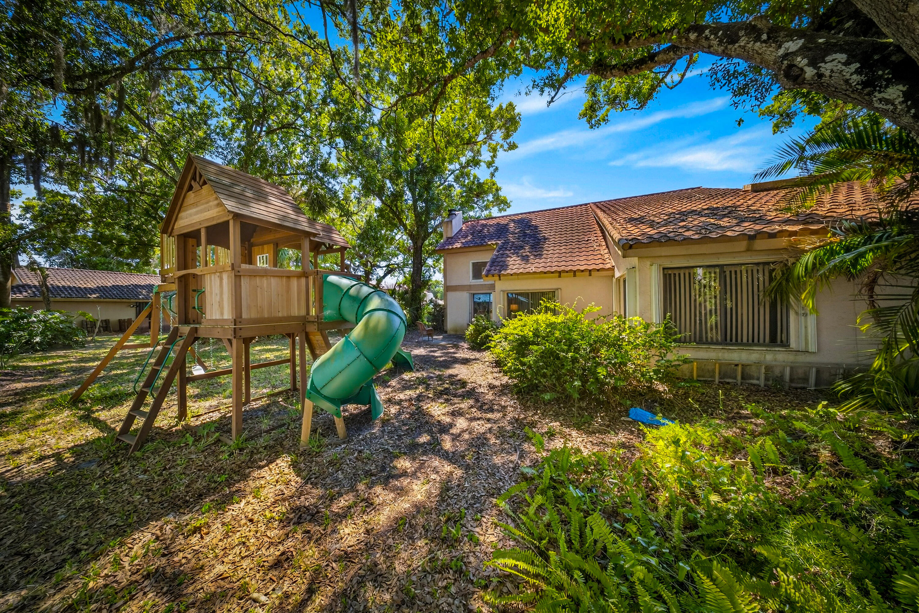 RIVERS EDGE - Residential