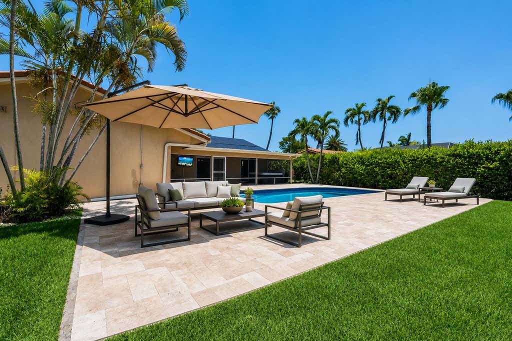 Photo of 10380 NW 39TH Manor, Coral Springs, FL 33065 (MLS # B26065459)
