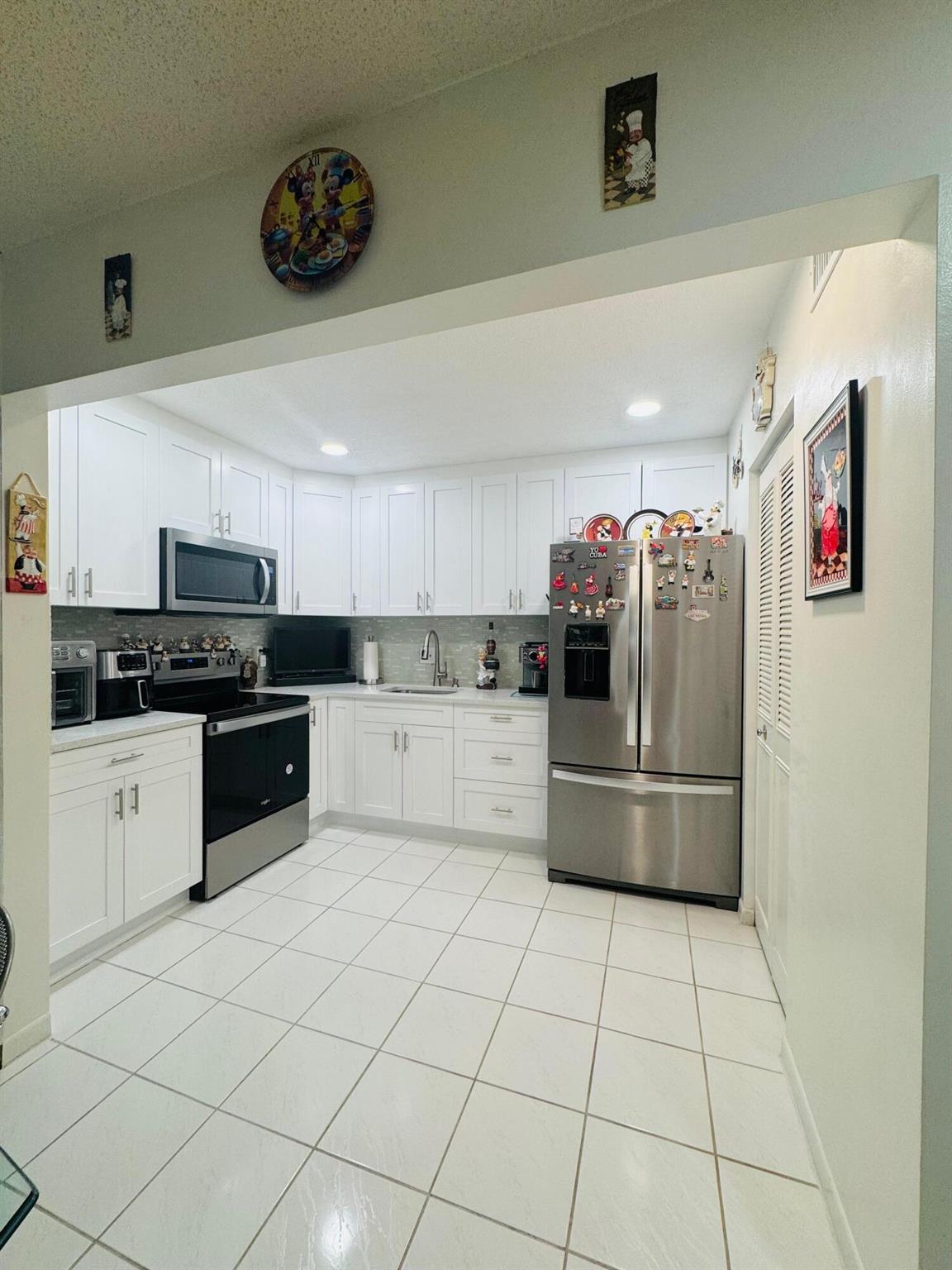 3560 Pine Tree Court D-2