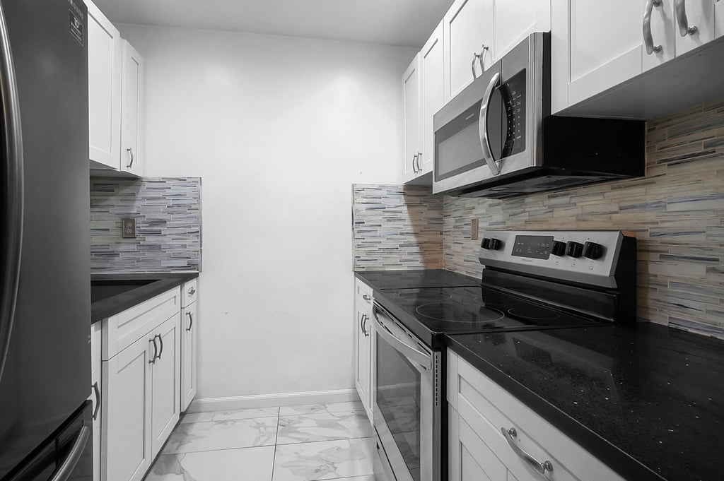 Photo of 2170 NE 51ST Court #B23, Fort Lauderdale, FL 33308 (MLS # B26091513)