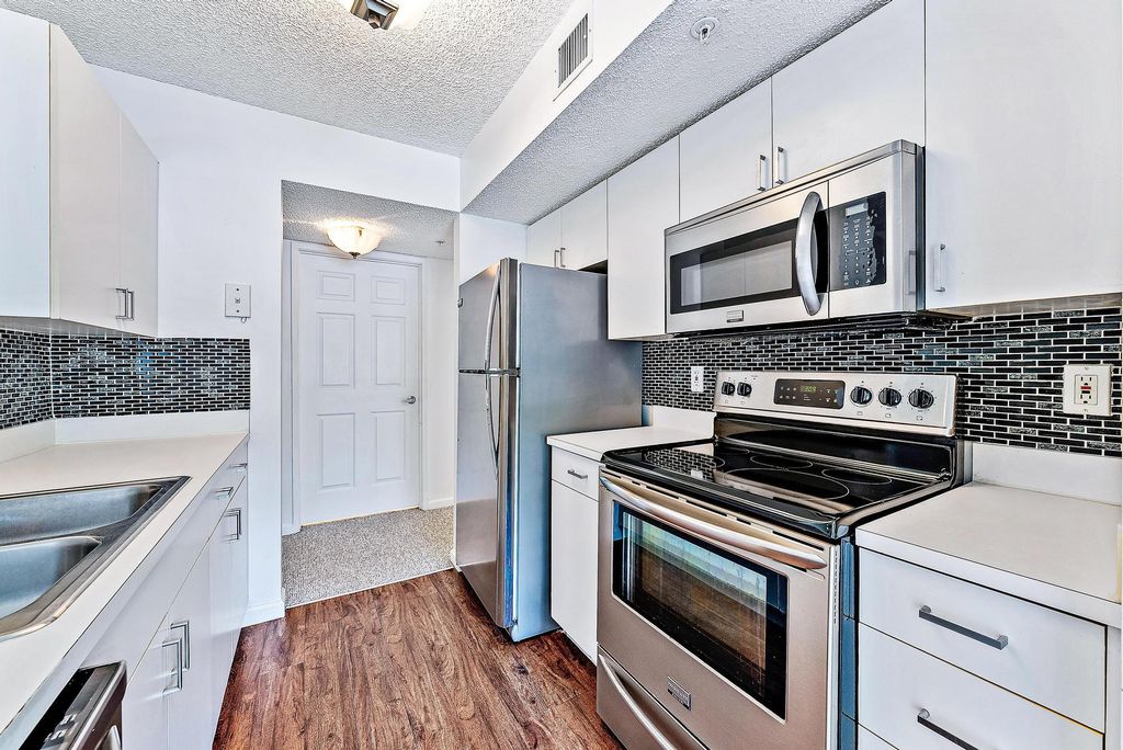 Photo of 242 Village Boulevard #2101, Tequesta, FL 33469 (MLS # R10927106)