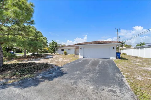 5701 NE 19th Ave, Fort Lauderdale, FL 33308 - MLS#: F10495852