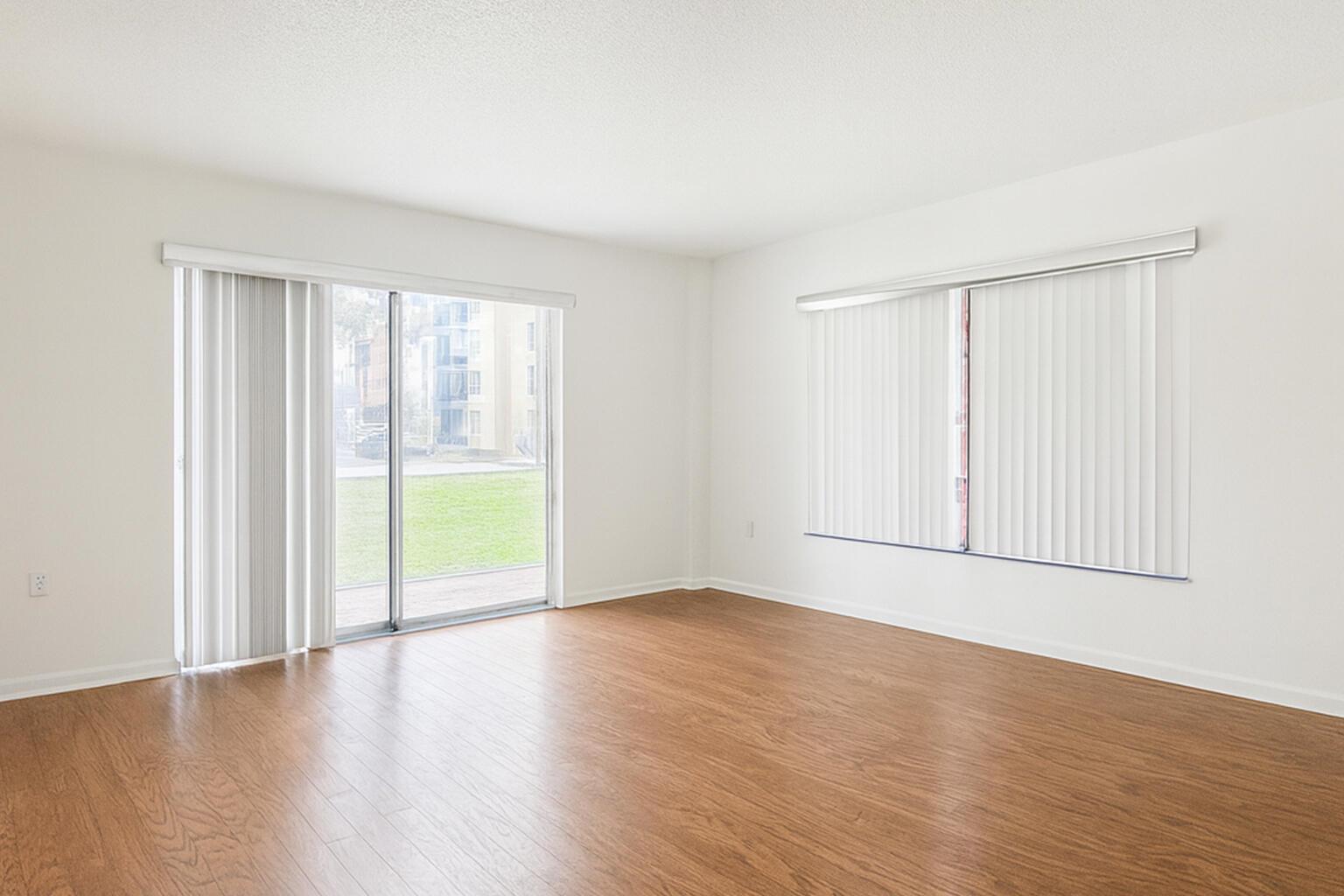 View photos, virtual tours, details... 4174 Inverrary Drive 102