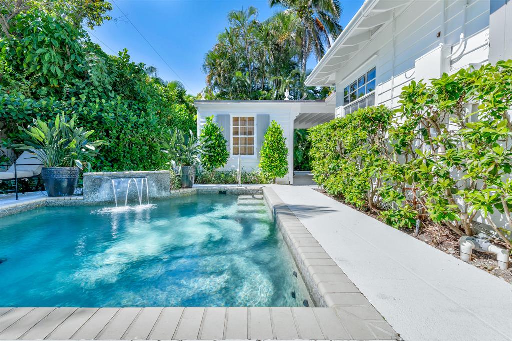 EL ENCANTO 2 - Residential Lease