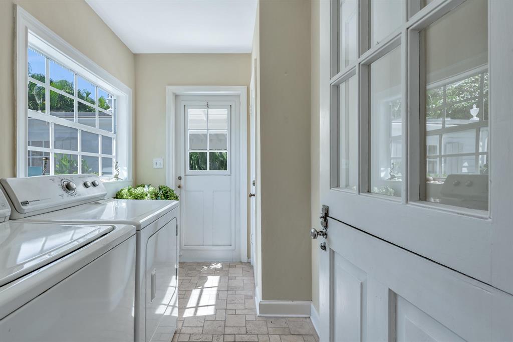 EL ENCANTO 2 - Residential Lease