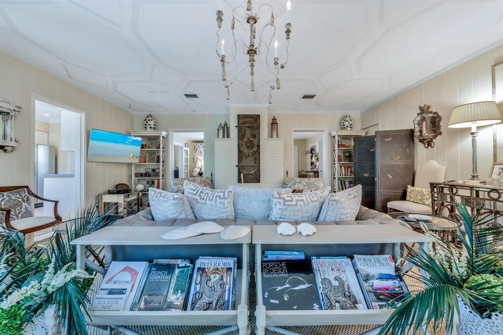 EL ENCANTO 2 - Residential Lease