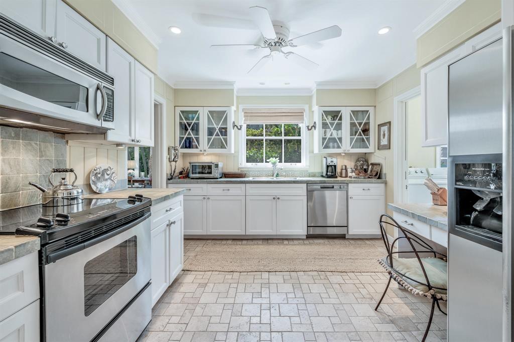 EL ENCANTO 2 - Residential Lease