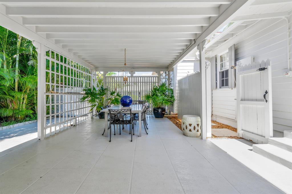 EL ENCANTO 2 - Residential Lease