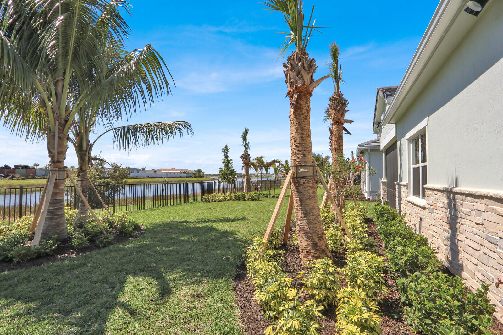 AVENIR - Residential Lease