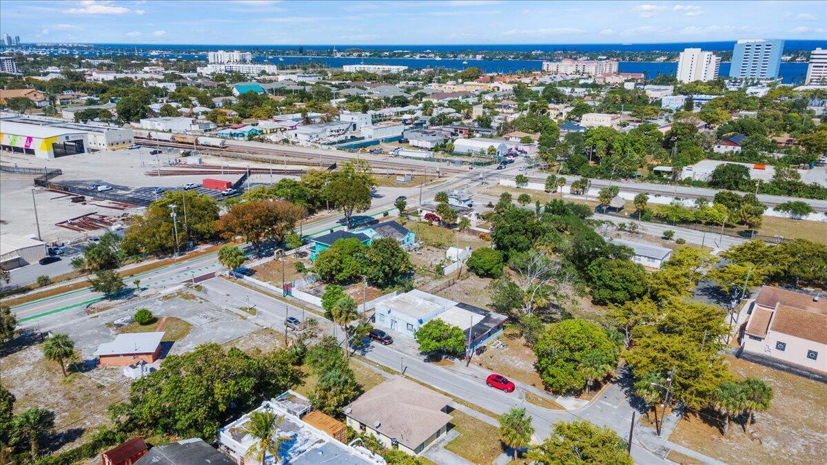 FRESHWATER 11TH & 12TH AVE ADD - Residential